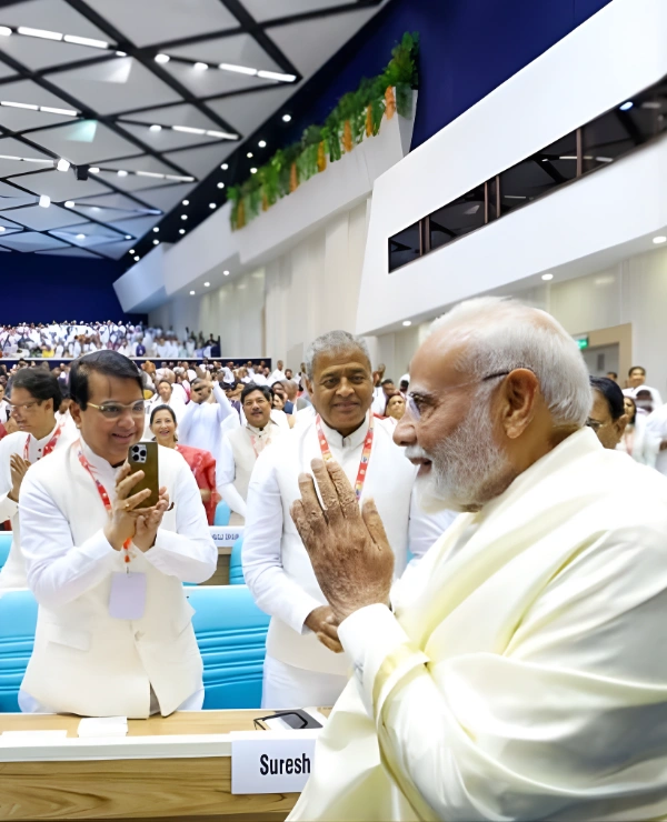Shri Shantilal Kawar with the Nature Crusade community at a public event
